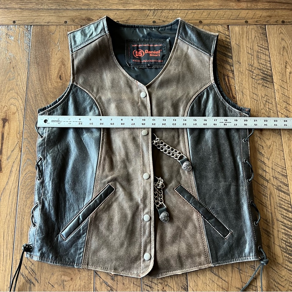 Daniel Smart Vest Womens XL Two-Toned Leather Side-Laced Conceal Carry Chains - Picture 12 of 15